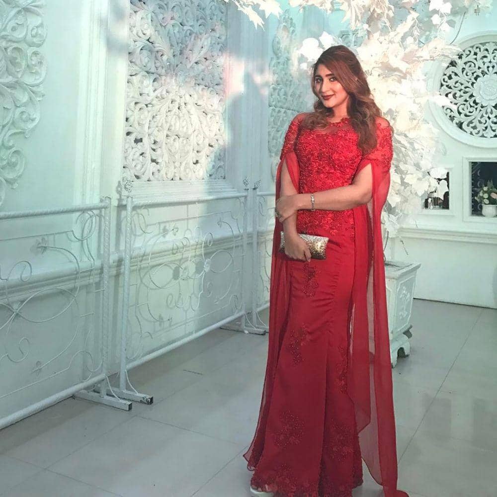 instagram.com/tanianadiraa