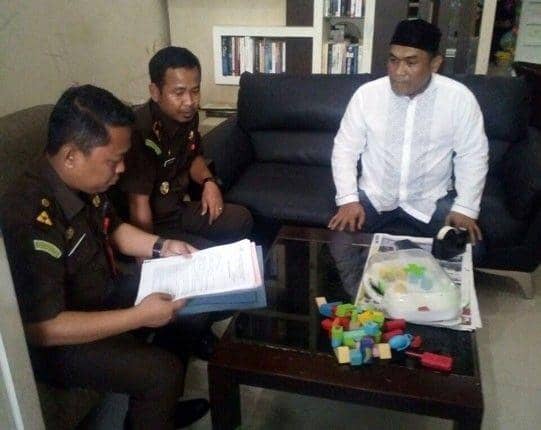 Terpidana Mustagfir Sabry ketika dieksekusi oleh jaksa Kejari dan dibawa ke lapas (Istimewa)
