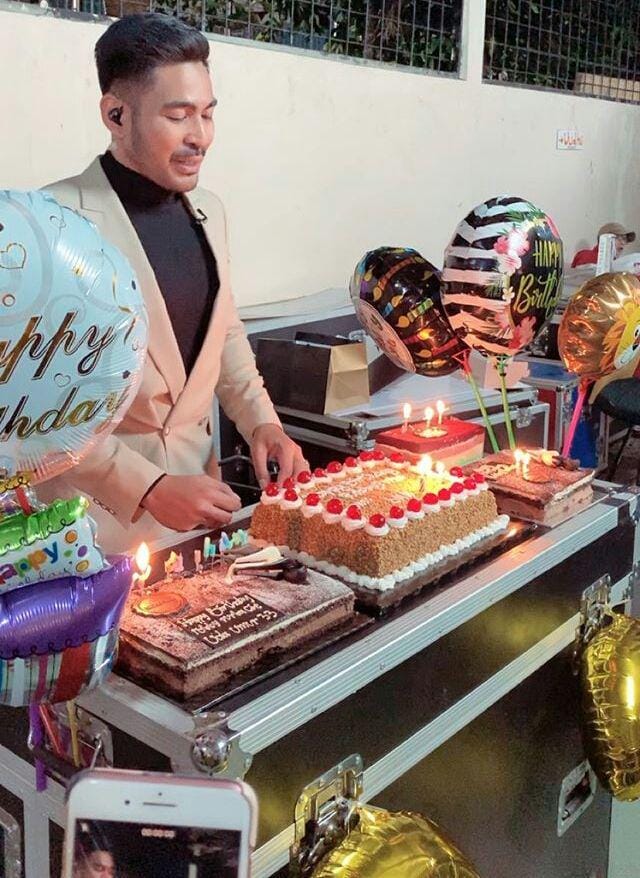 instagram.com/aymanalatas