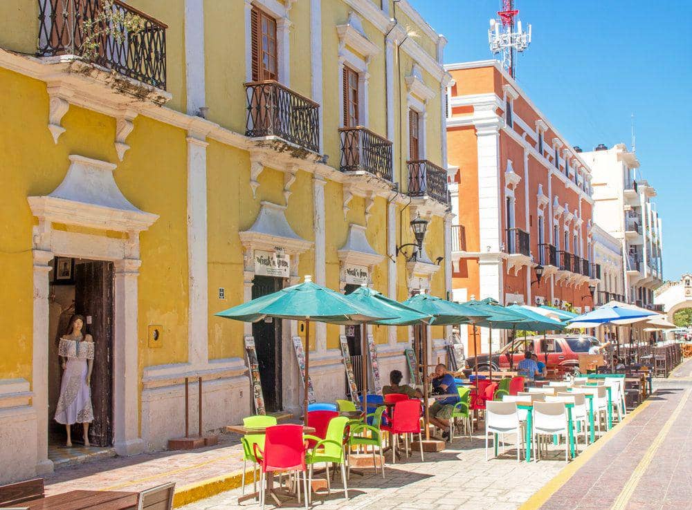 featherandthewind.com