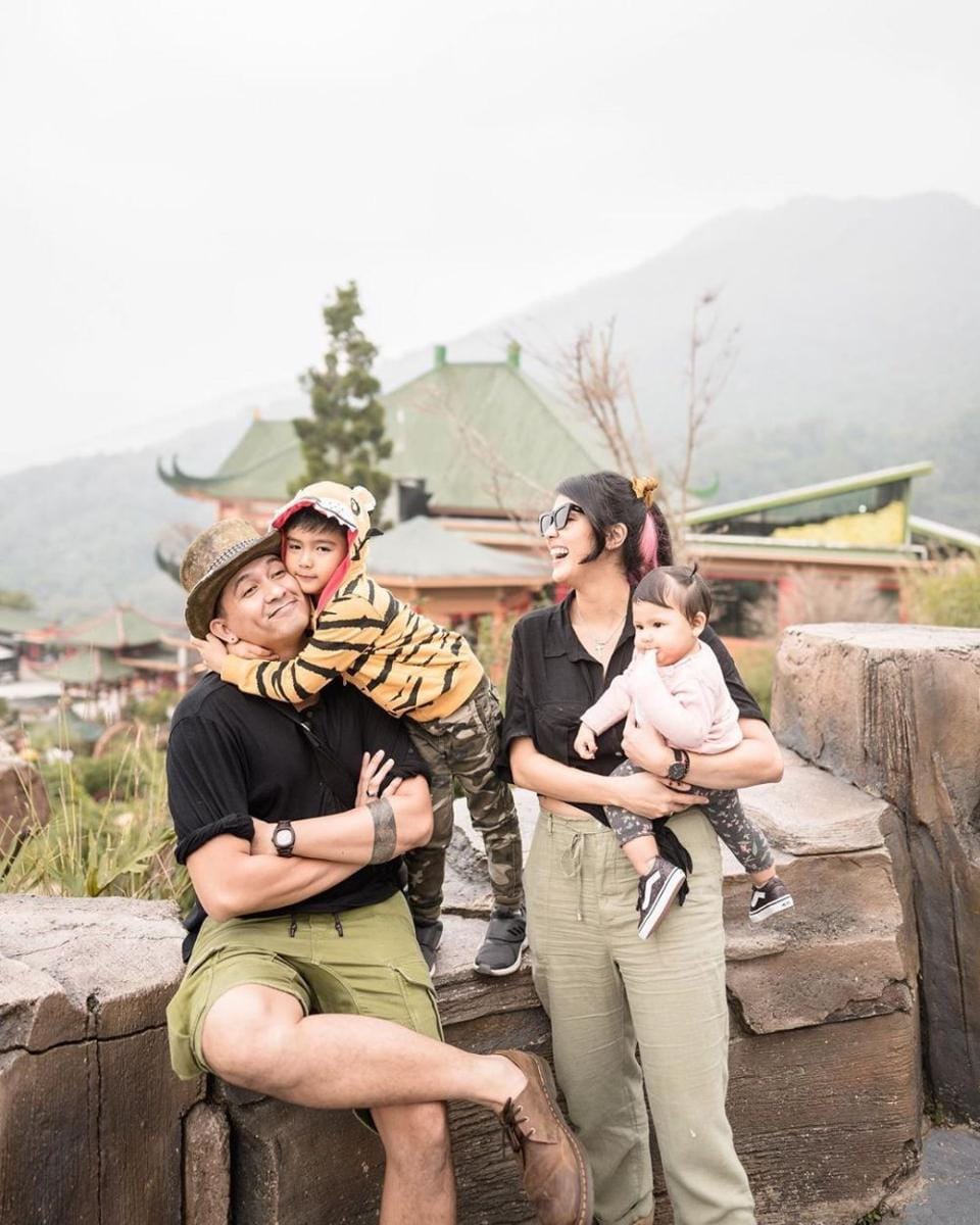 instagram.com/mrssharena