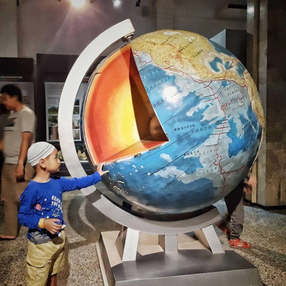 instagram.com/jepretansurya