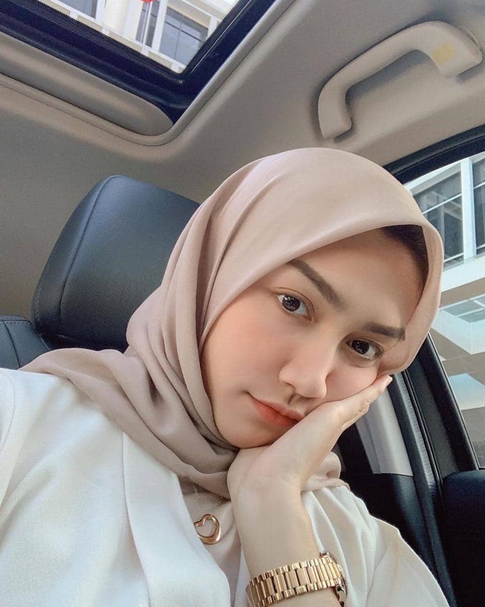 instagram.com/melodyprima