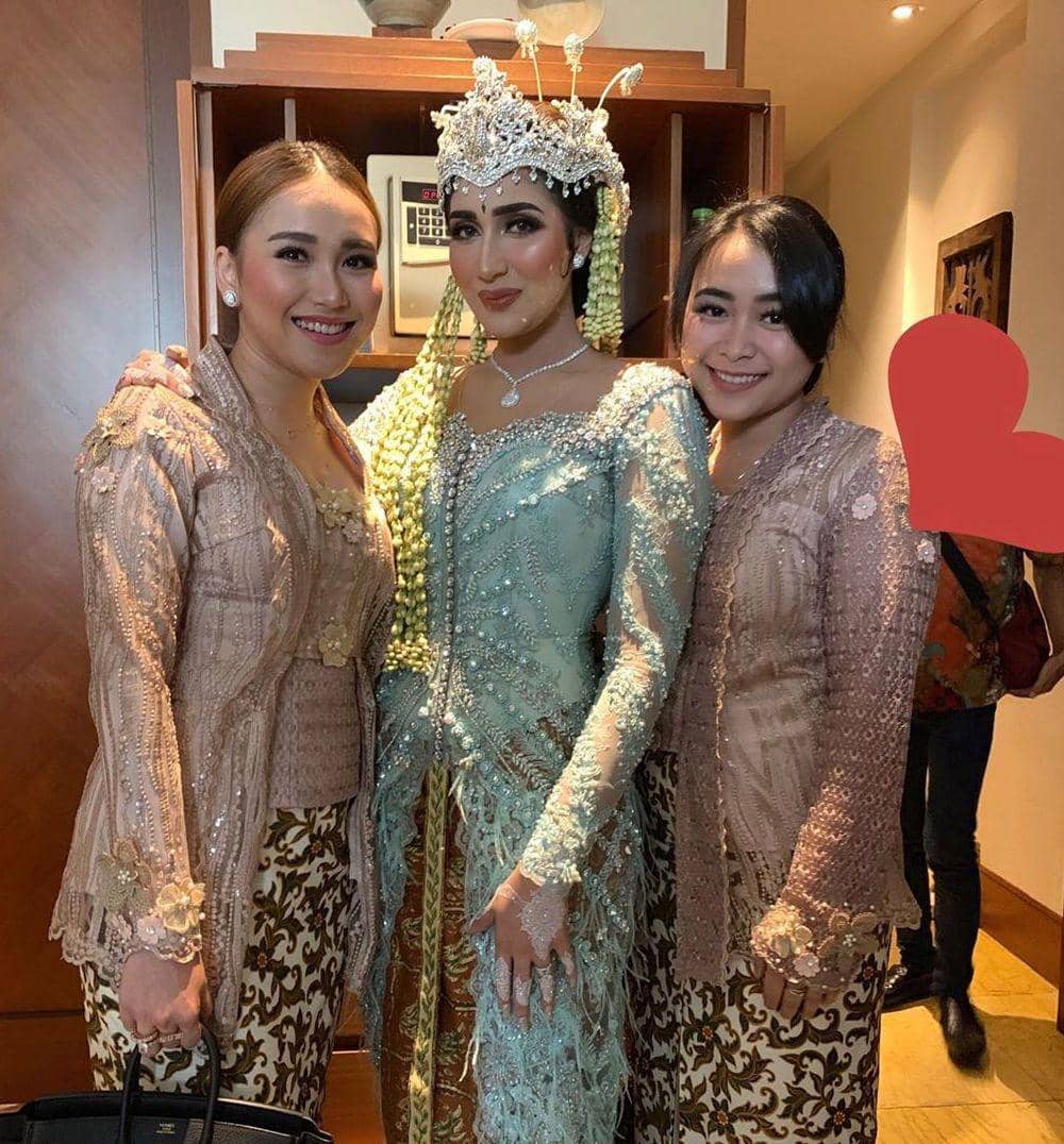 instagram.com/ayutingting92