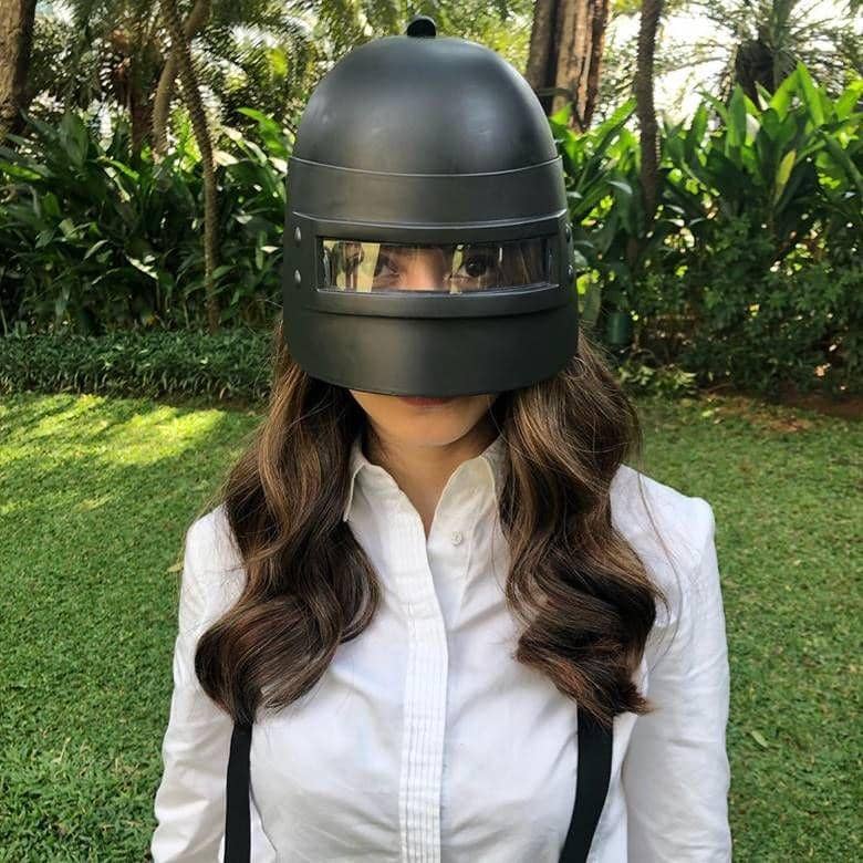 instagram.com/pevpearce/