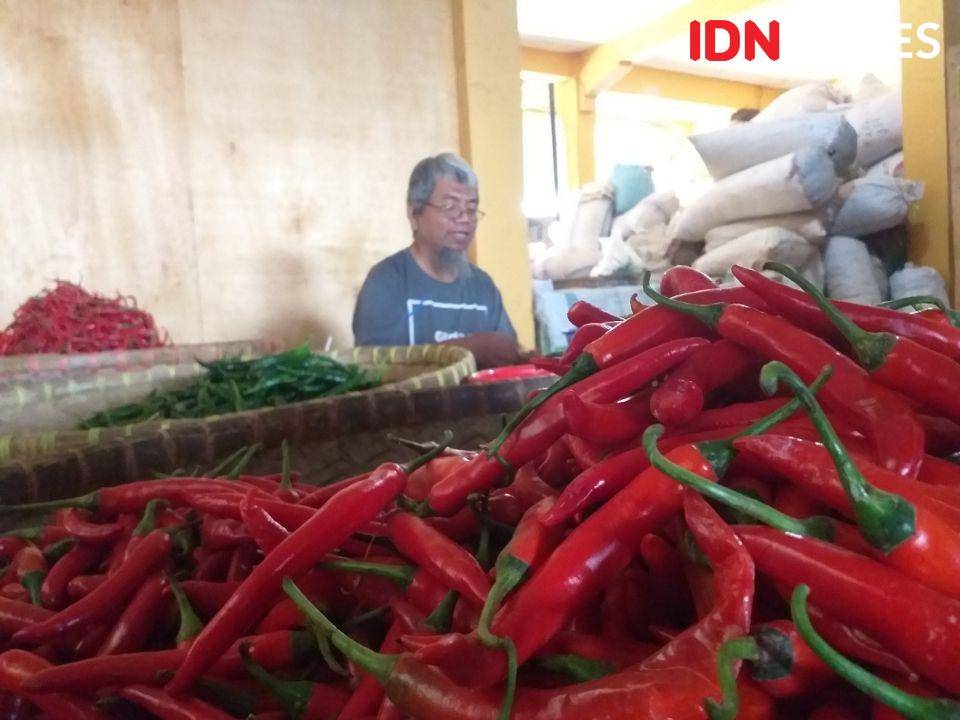 Ilustrasi pedagang sayuran di pasar tradisional. IDNTimes/Holy Kartika