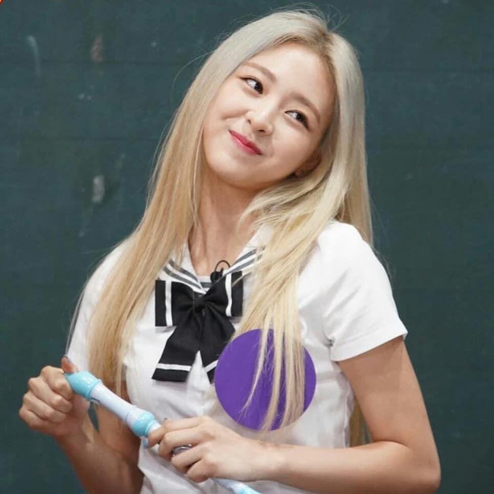 instagram.com/itzyuna.site