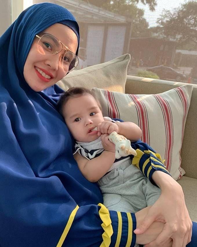 instagram.com/kartikaputriworld/