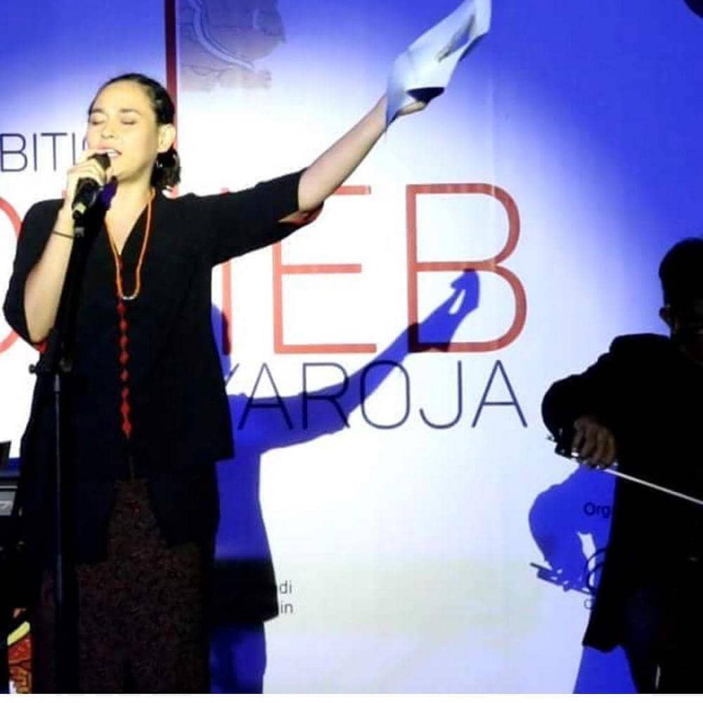 instagram.com/inefebriyanti