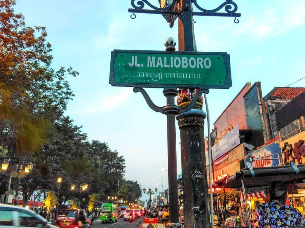 Instagram.com/aweayuwulandari