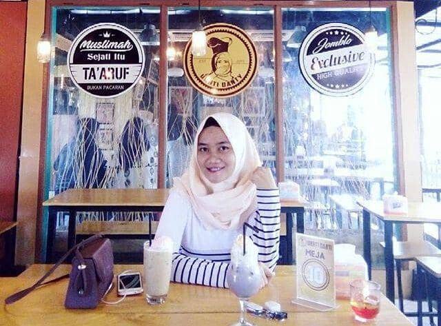 @nnsalmy via instagram.com/ukhtidanticafe