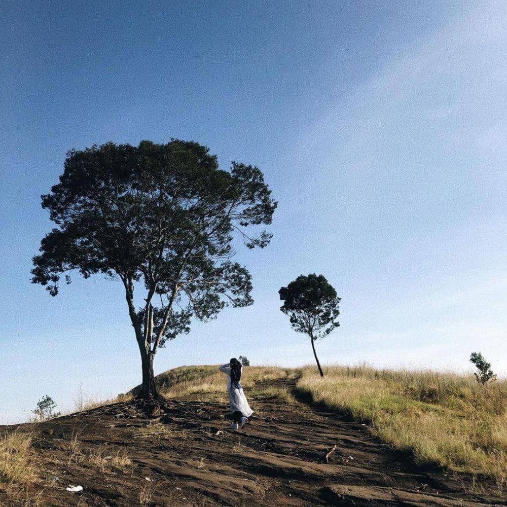 instagram.com/isyanasarasvati