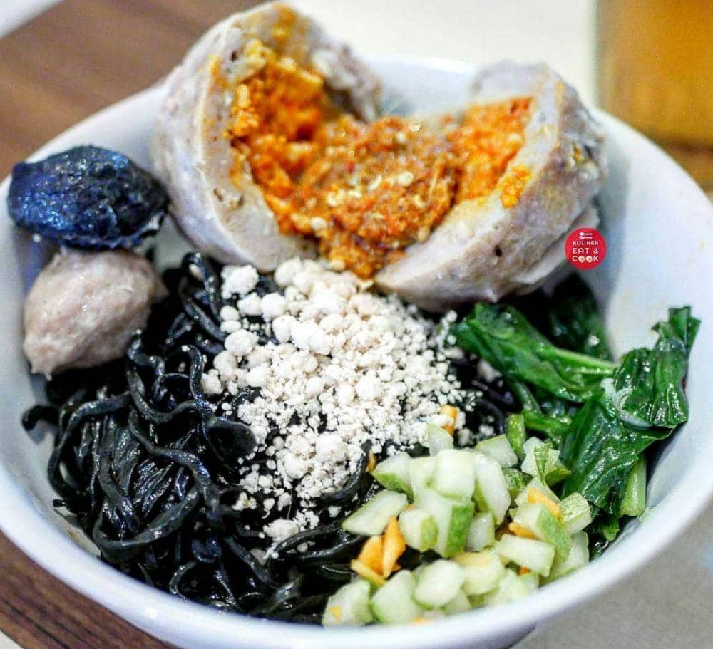 instagram.com/Pelopor Bakso Hitam Indonesia