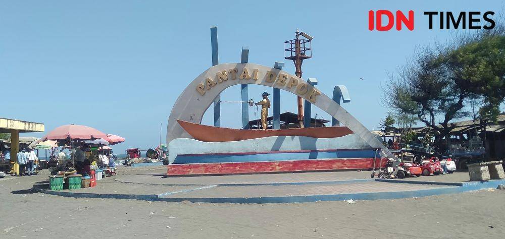 Pantai Depok Kabupaten Bantul. IDN Times/Daruwaskita