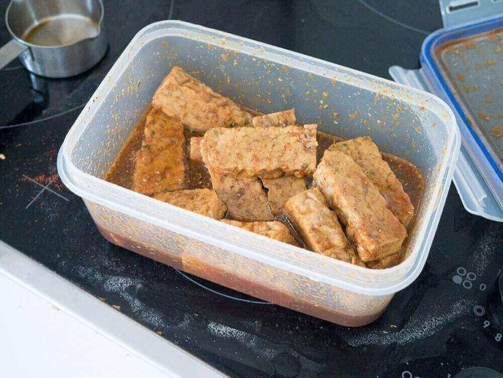 exceedinglyvegan.com