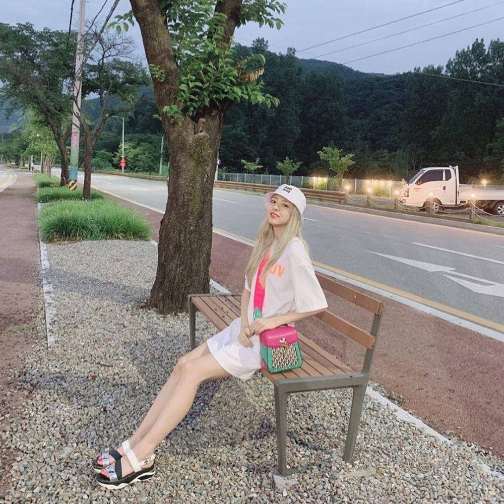 https://www.instagram.com/itzy.all.in.us