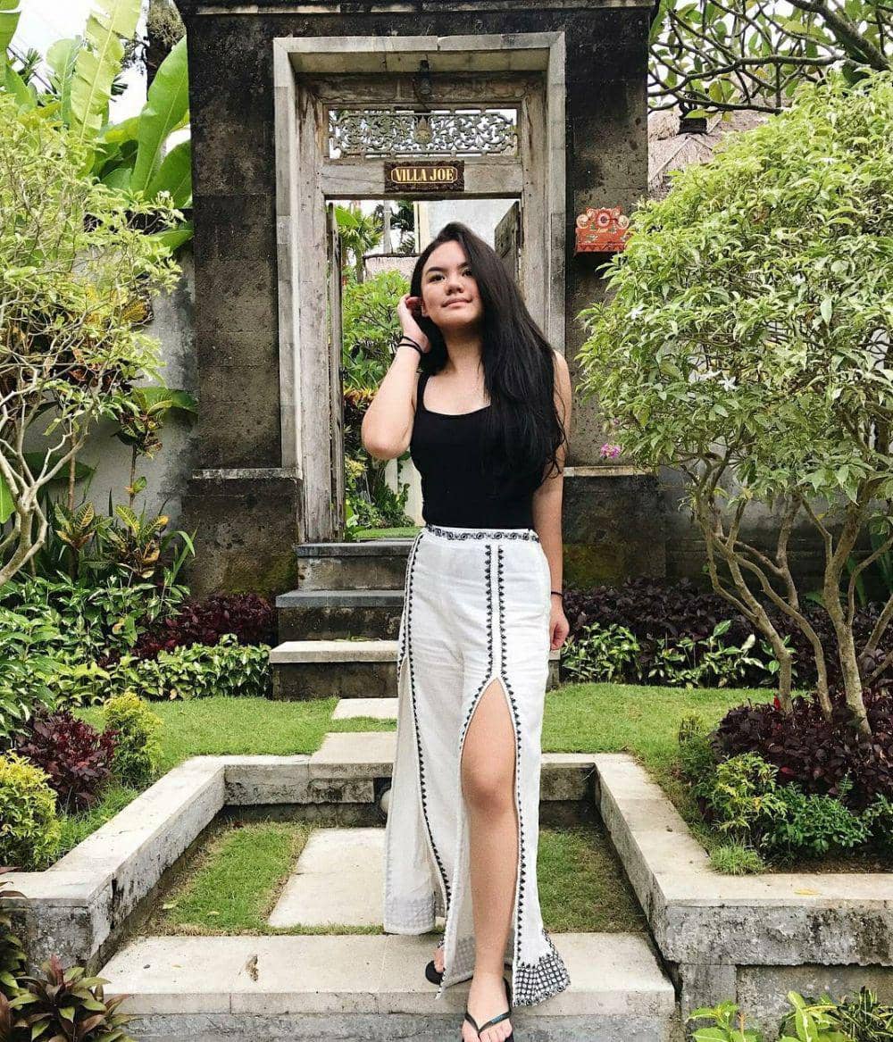 instagram.com/shafaharris