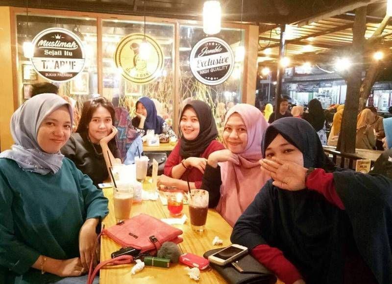 instagram.com/ukhtidanticafe