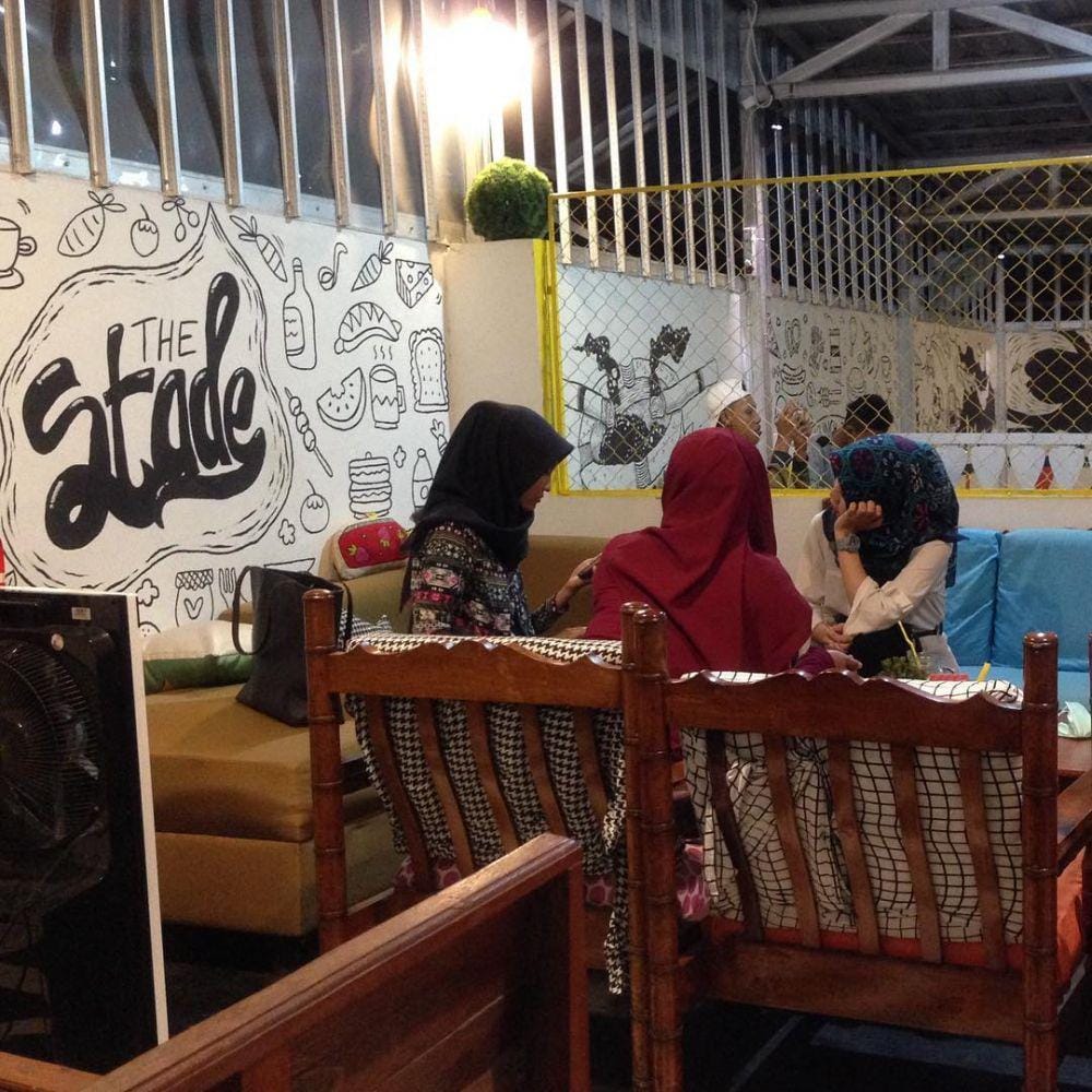 instagram.com/the.stade.cafe/