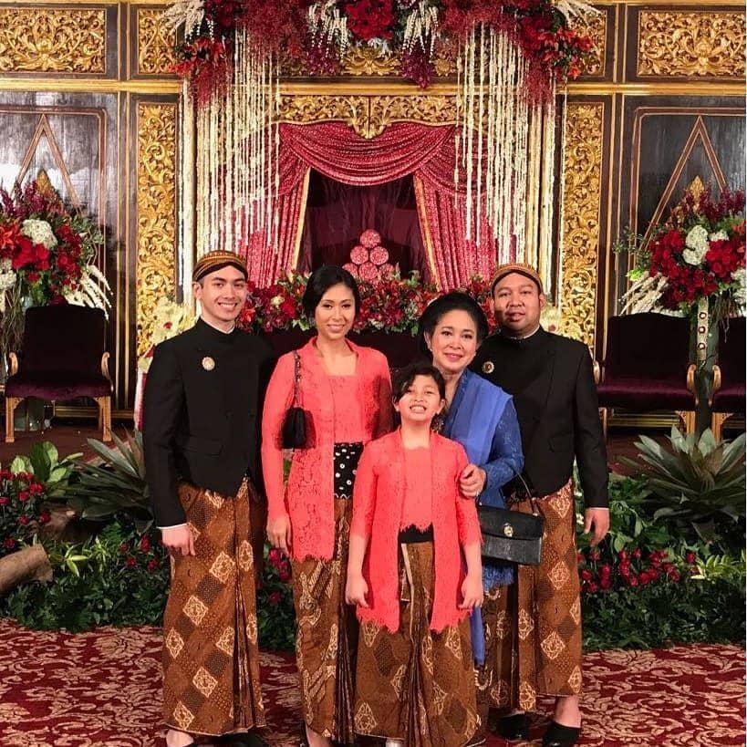 instagram.com/titieksoeharto