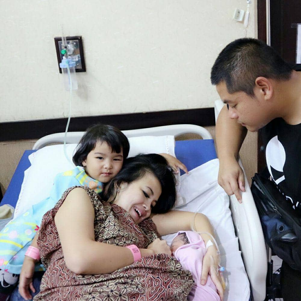 instagram.com/taniaputri1707