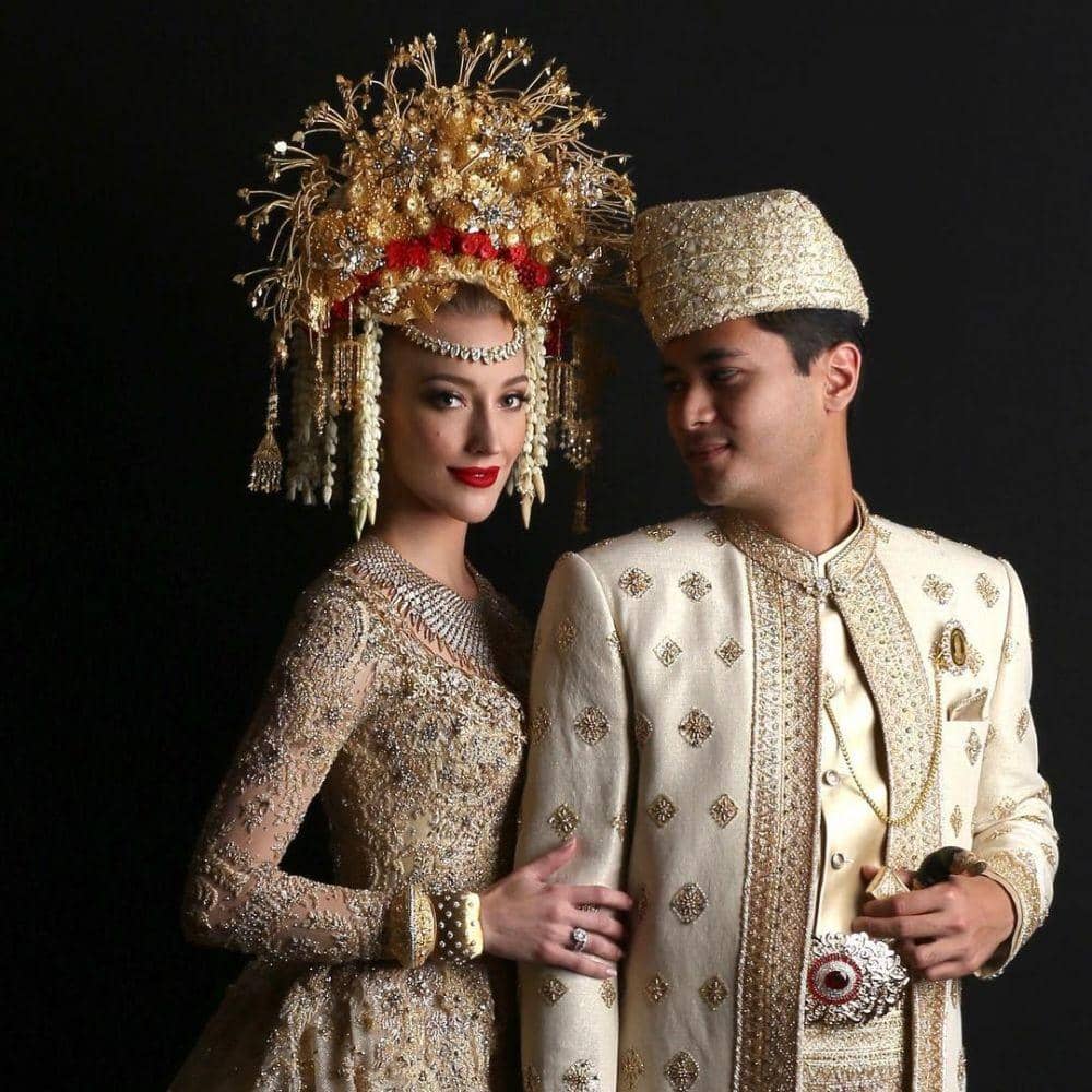 instagram.com/varshaadhikumoro