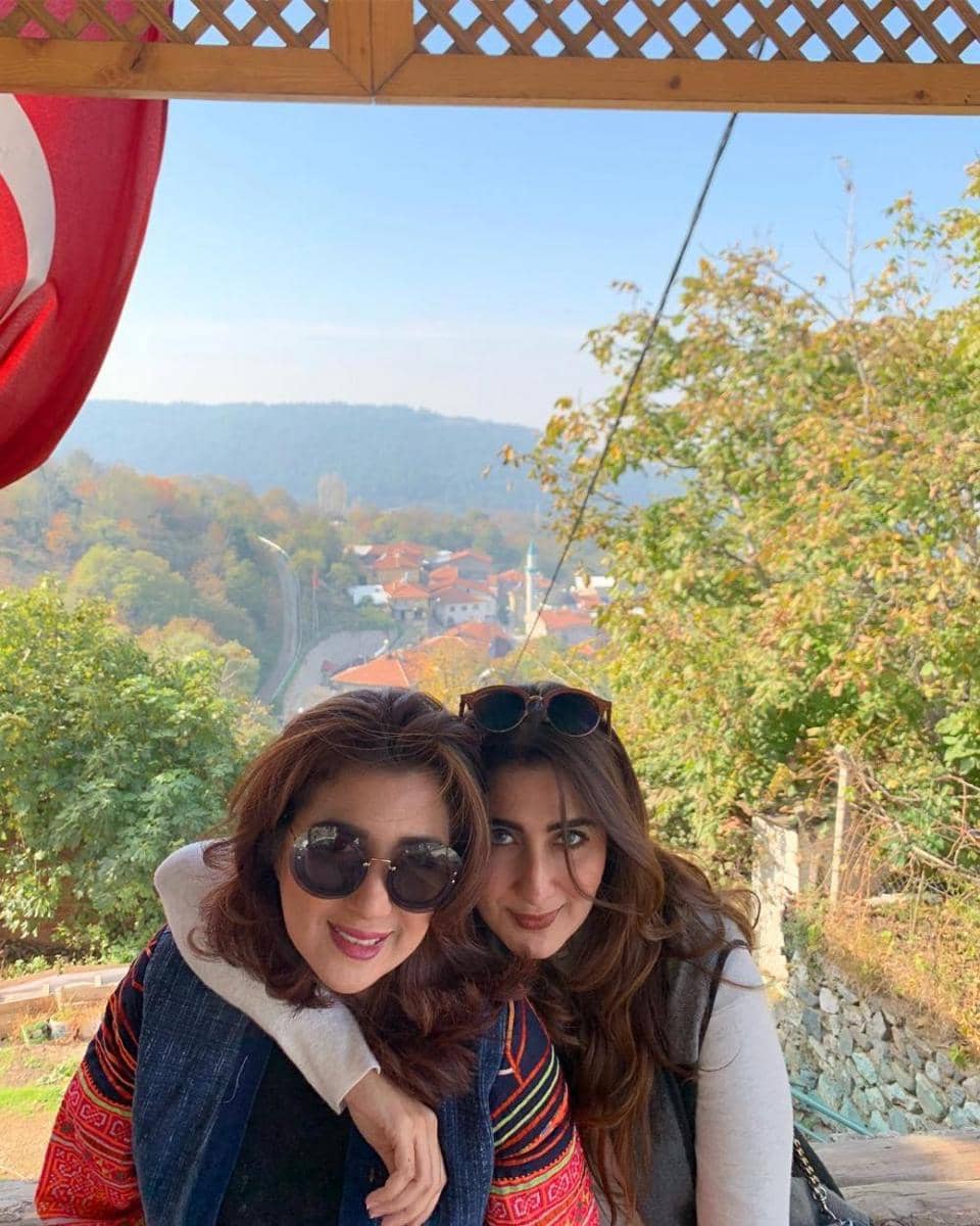 instagram.com/tanianadiraa