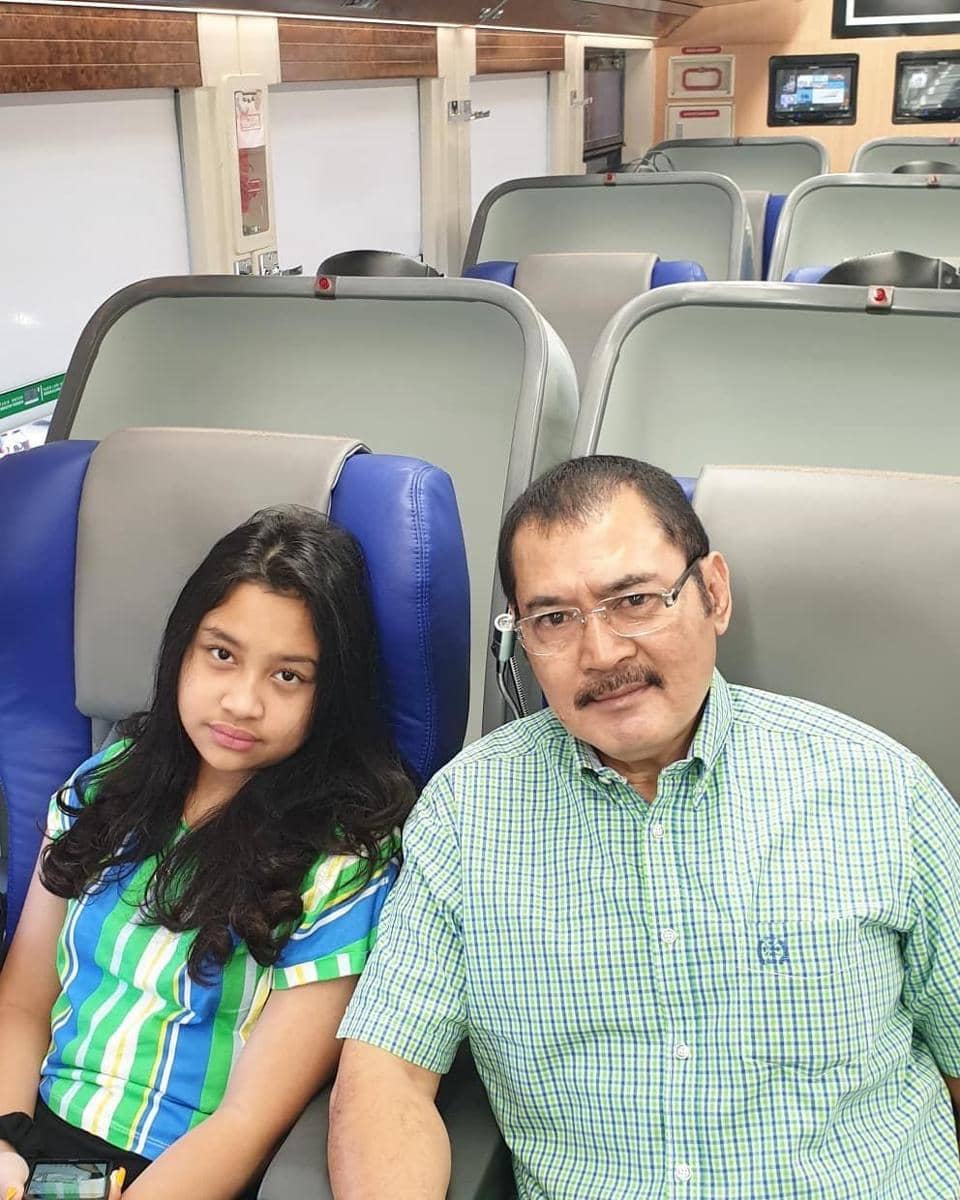 instagram.com/mayangsaritrihatmodjoreal