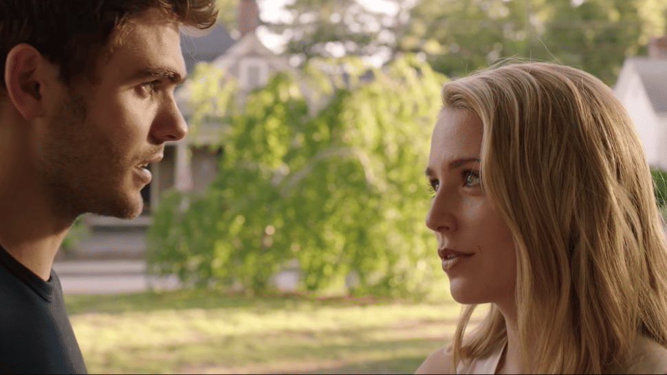 silverpetticoatreview.com