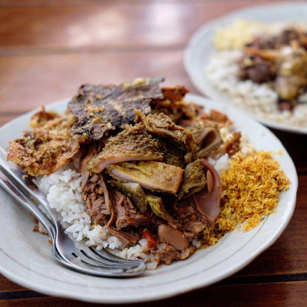 instagram.com/archtravelfood