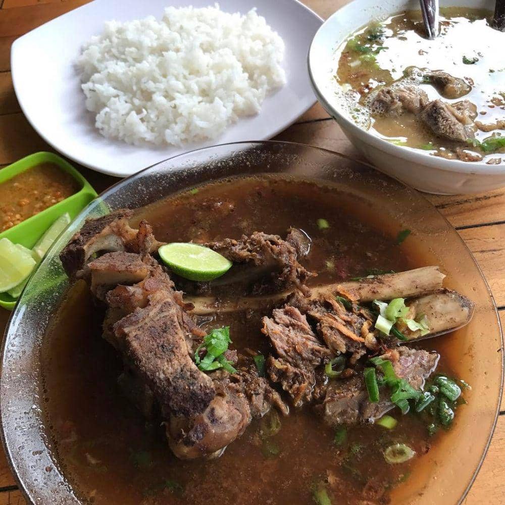 instagram.com/moniqcen