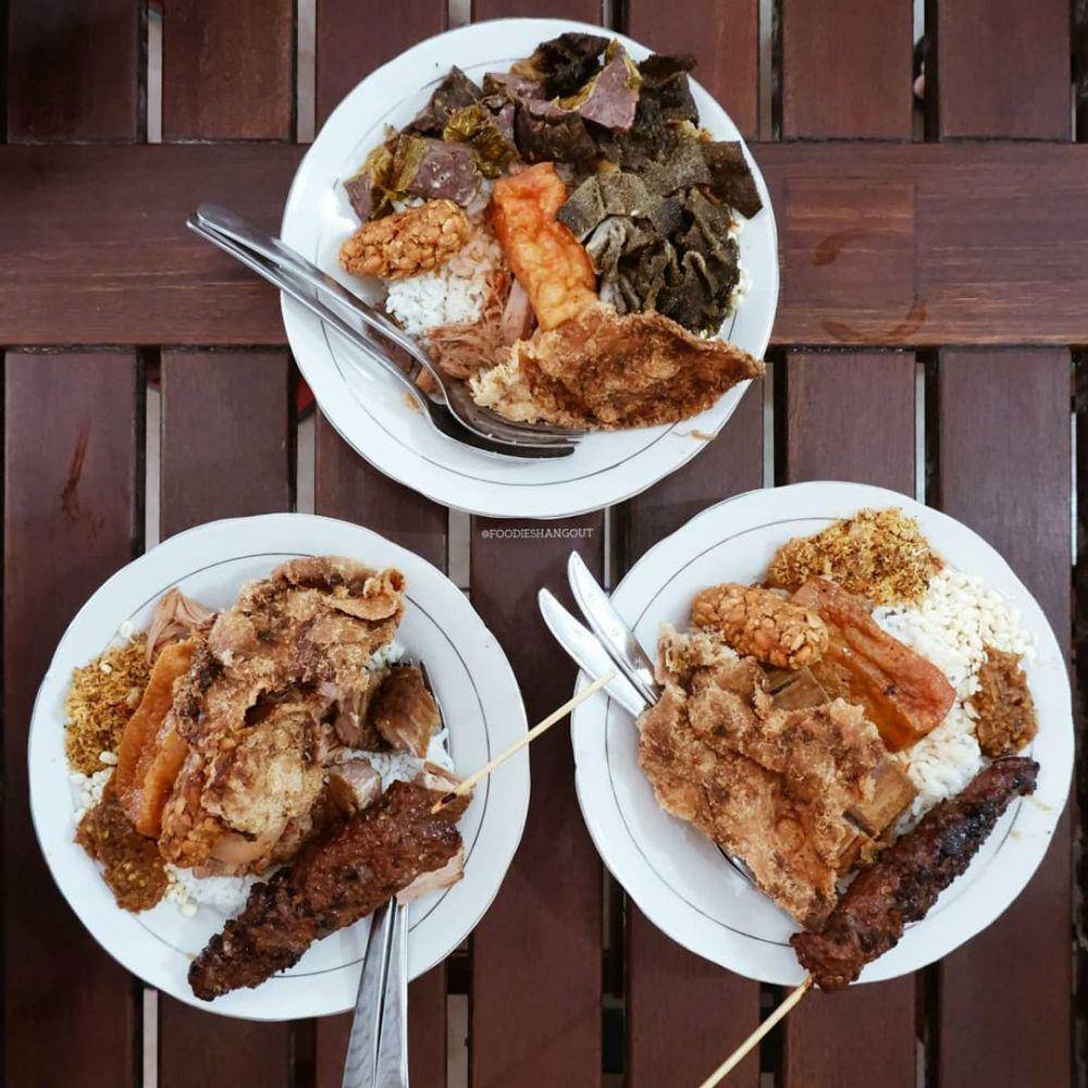 instagram.com/foodieshangout