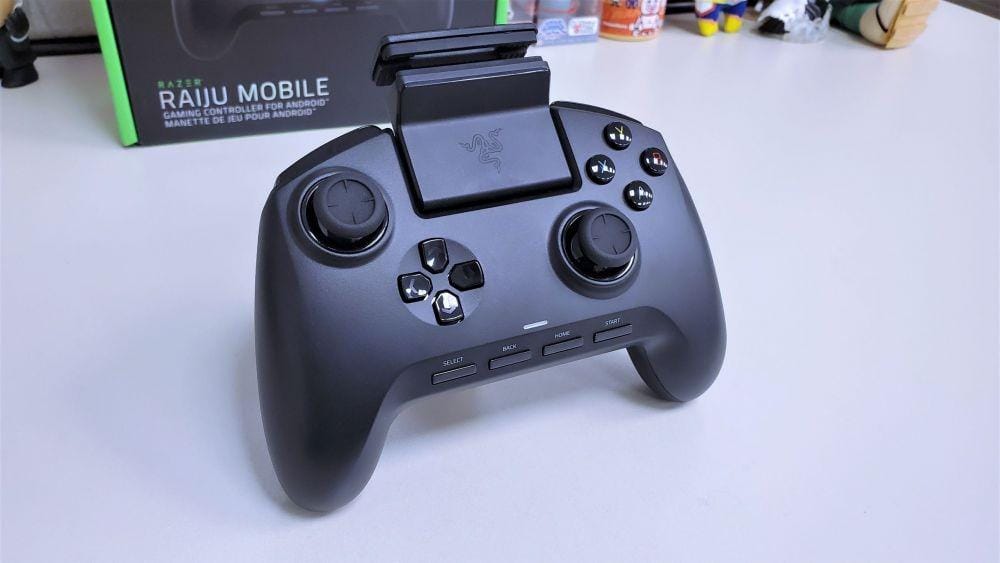 royalflushmagazine.com