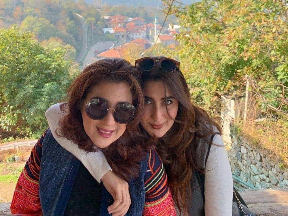 instagram.com/tanianadiraa