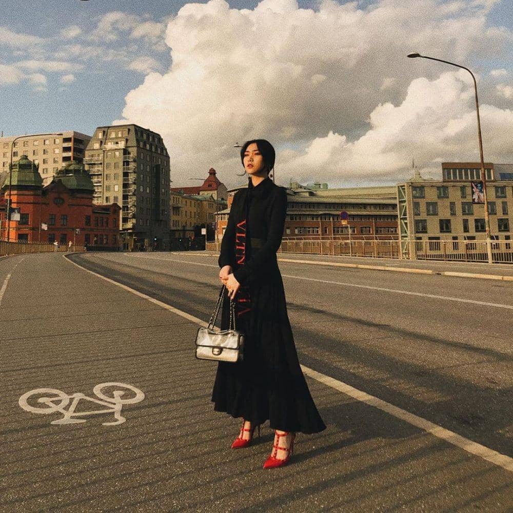 Instagram.com/isyanasarasvati