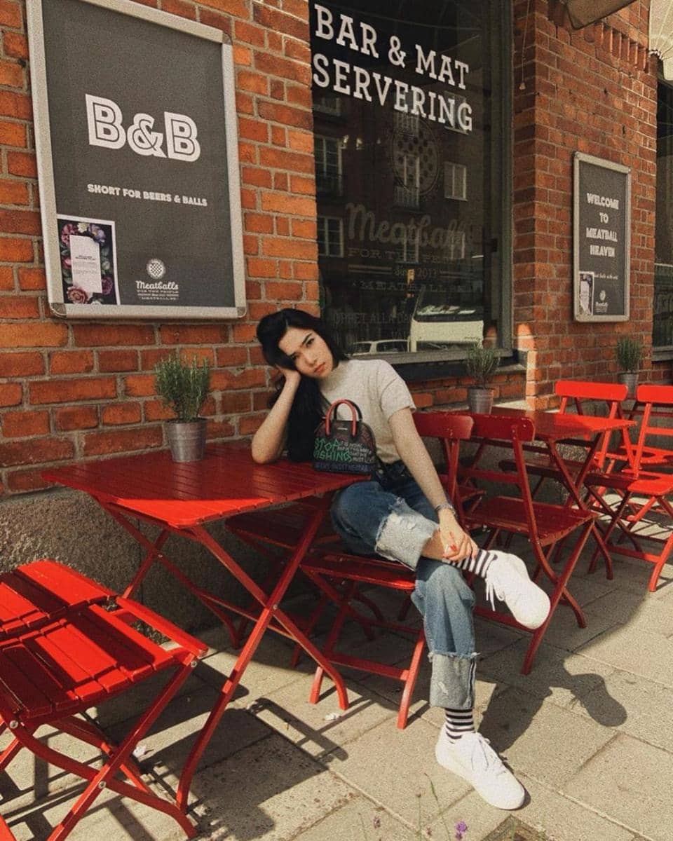 Instagram.com/isyanasarasvati