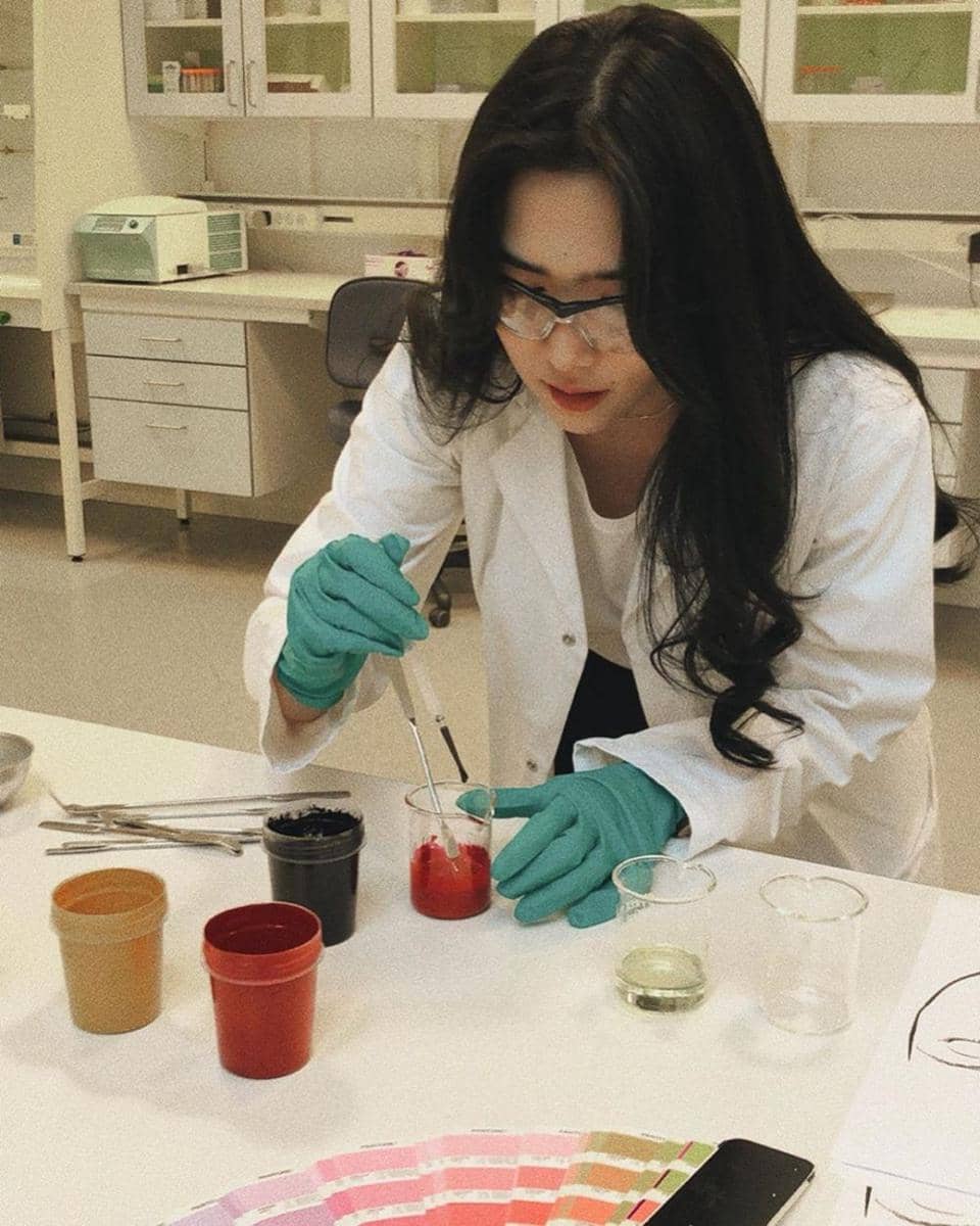 Instagram.com/isyanasarasvati