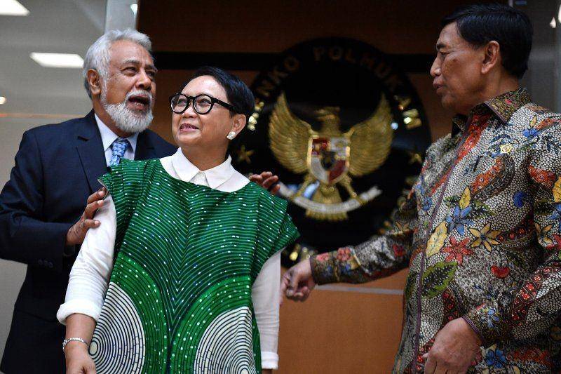 Presiden pertama Timor Leste Kay Rana Xanana Gusmao (paling kiri) saat berkunjung ke Indonesia. ANTARA FOTO/Sigid Kurniawan