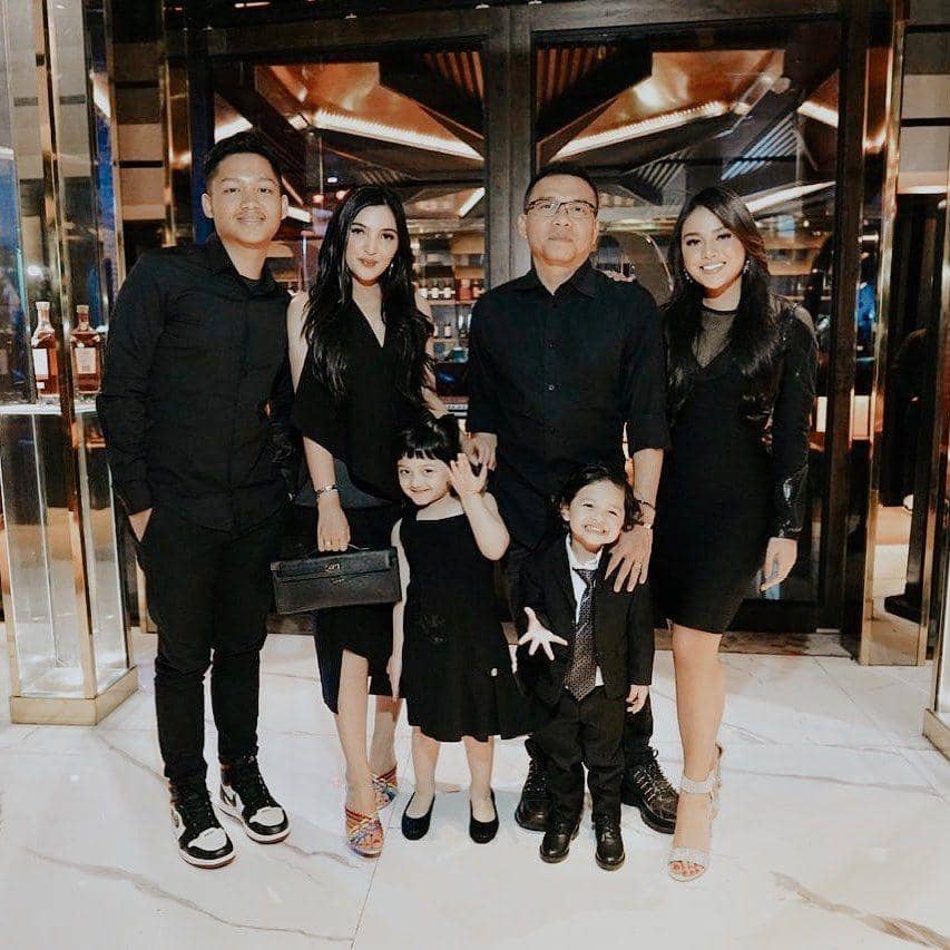 instagram.com/azriel_hermansyah