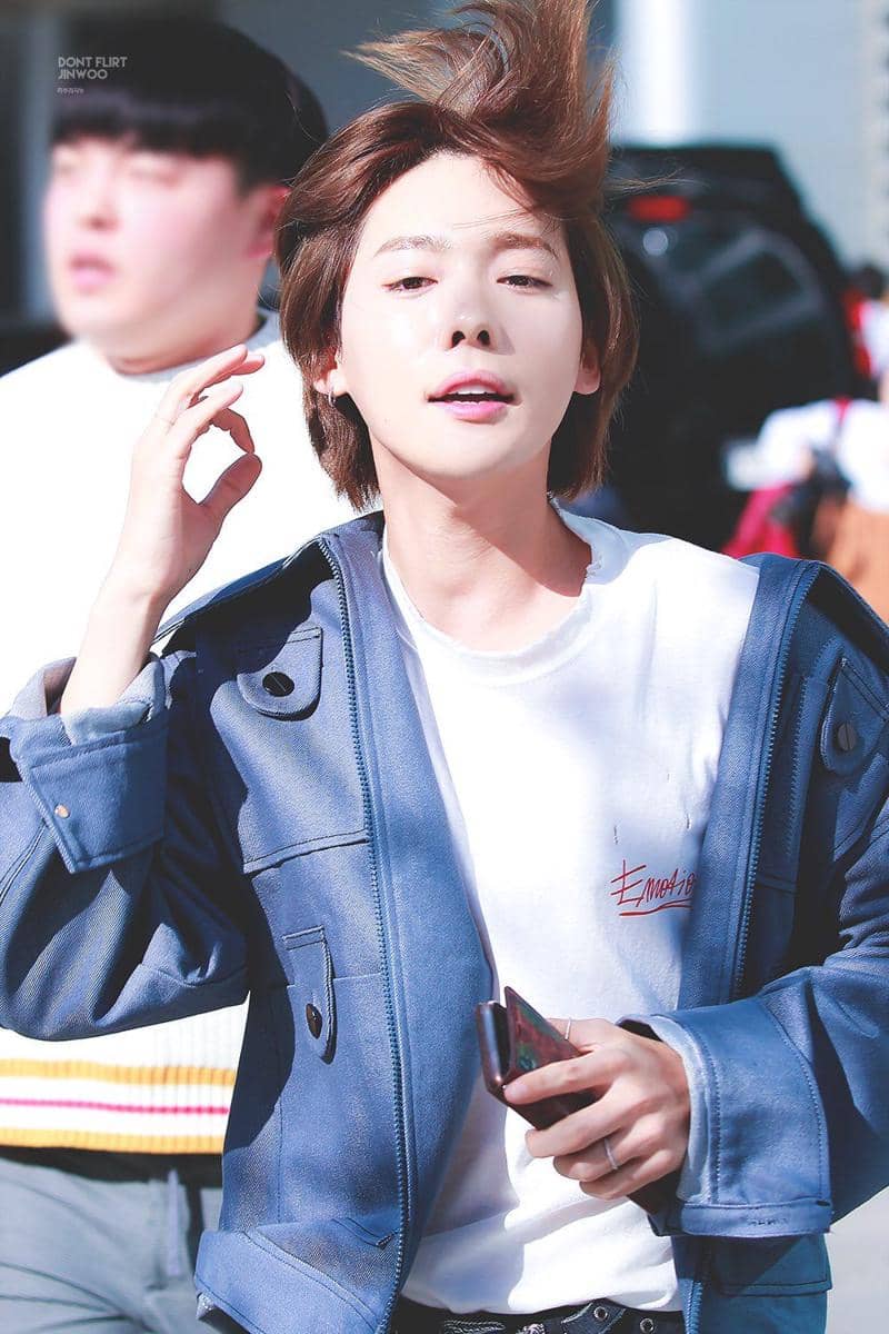 twitter.com/@littleinseoo