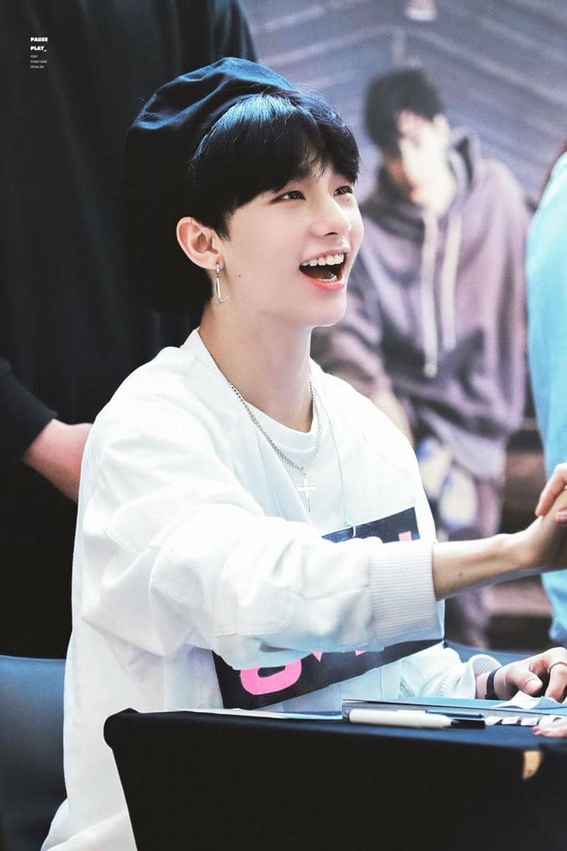 twitter.com/hyunlixcafe