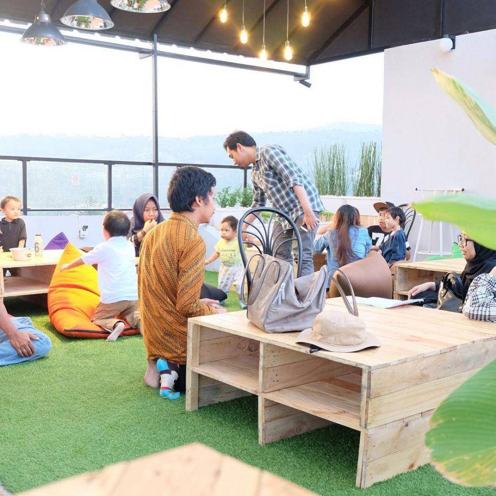 instagram.com/vitaminseafoodcafe/