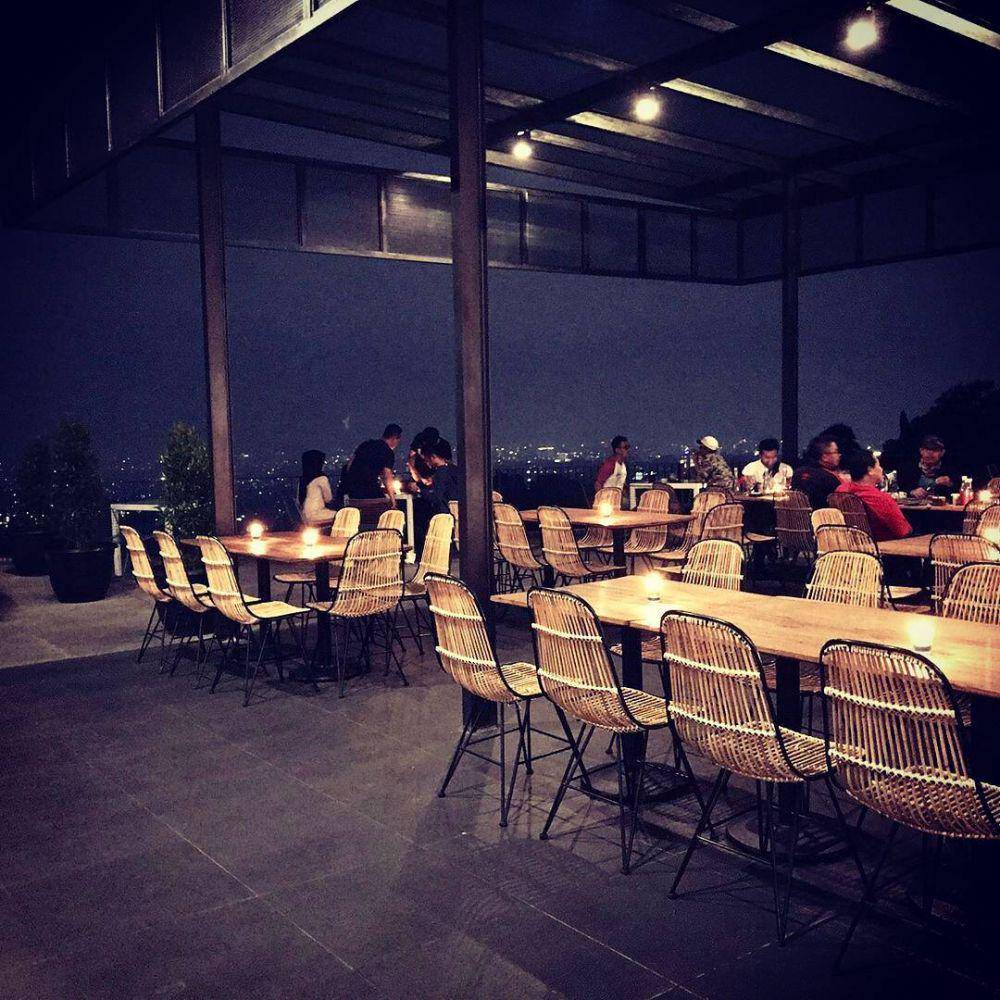 instagram.com/sierracafebandung