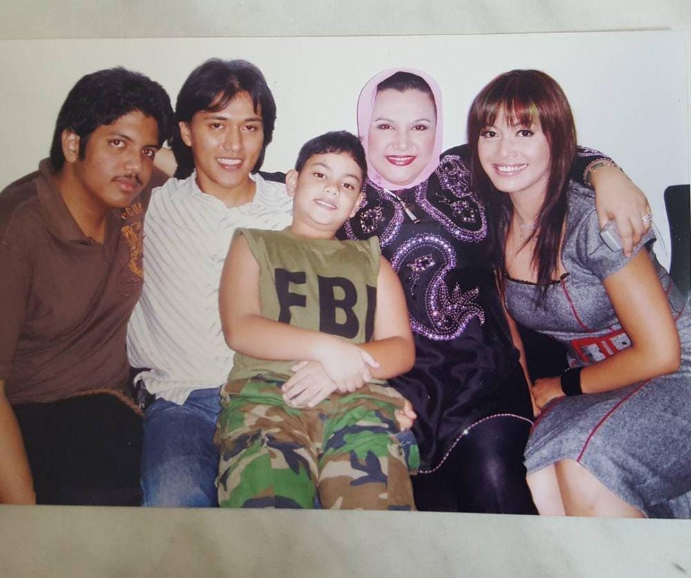 instagram.com/senator_emiliacontessa