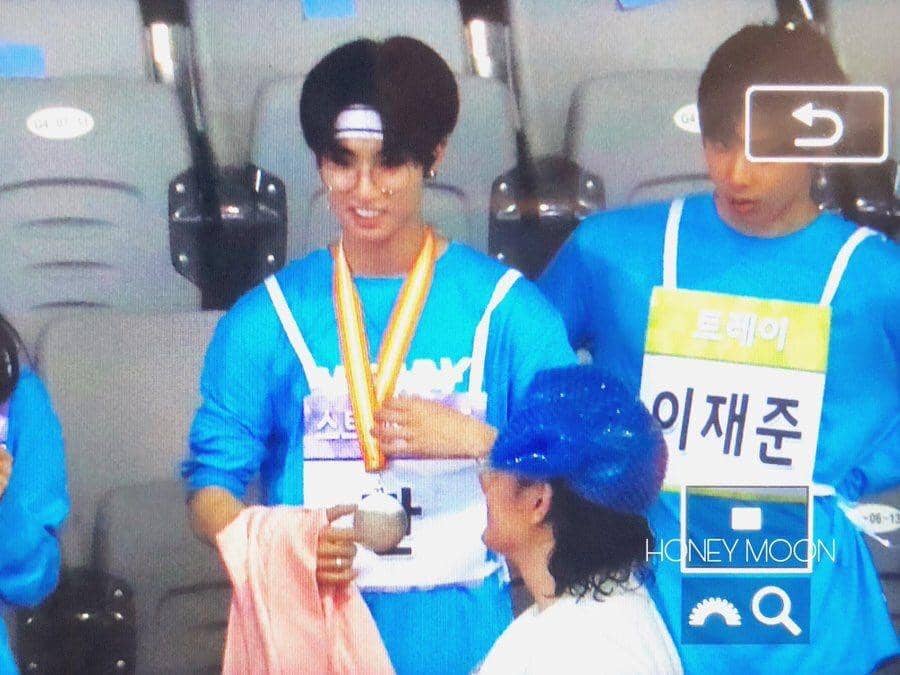 twitter.com/hwanghyunzin