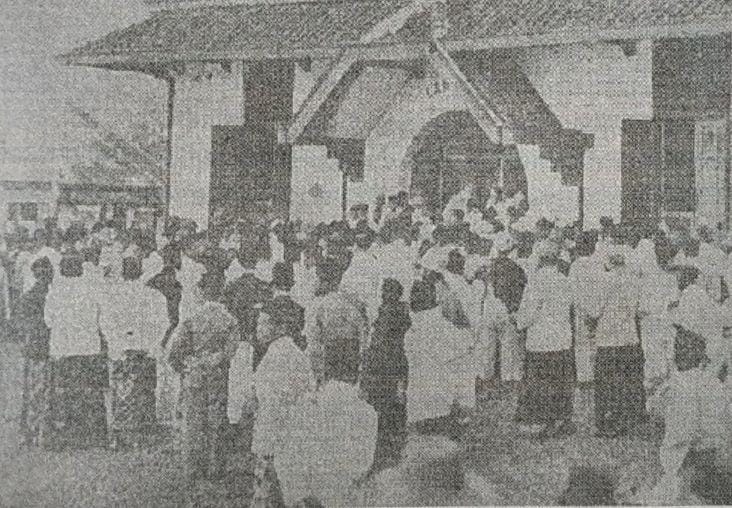 Jejak Soekarno di Bandung (Her Suganda, 2014)