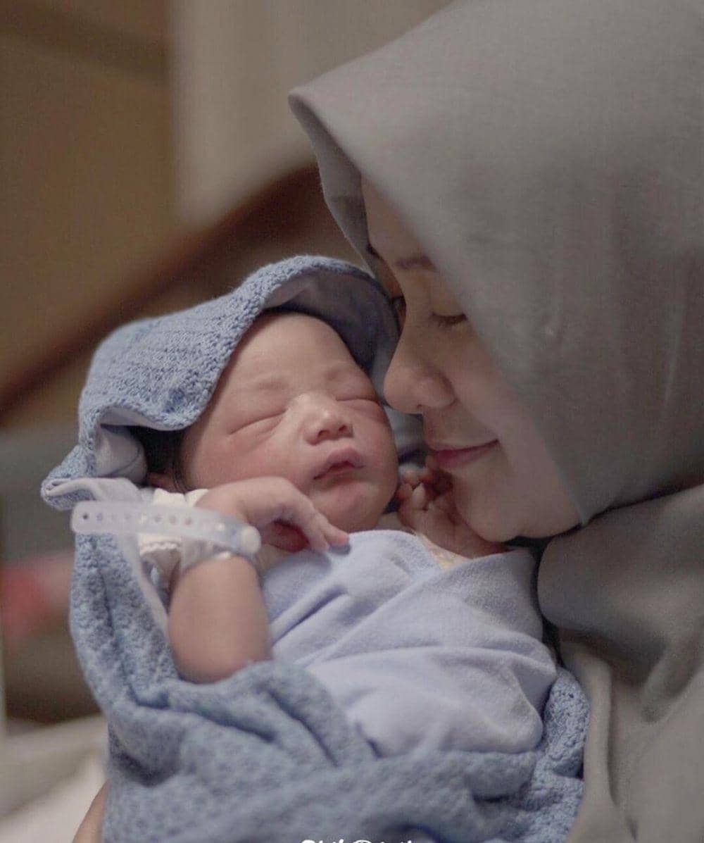 Instagram.com/ryana_dea