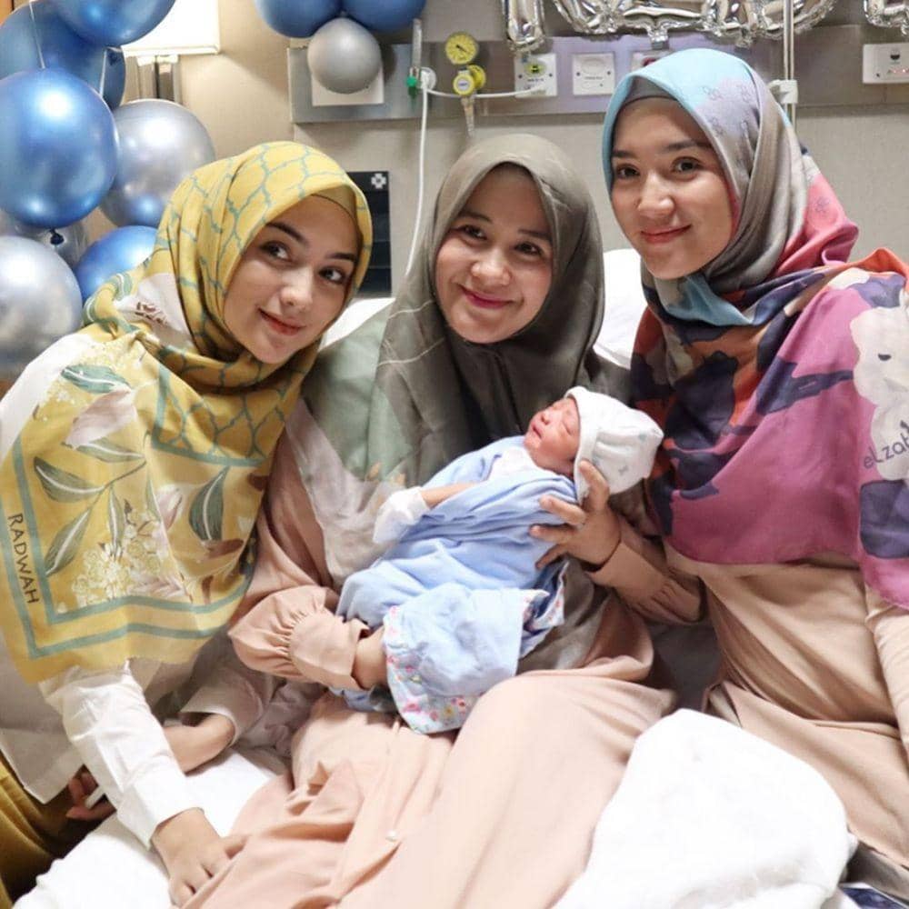 Instagram.com/ryana_dea