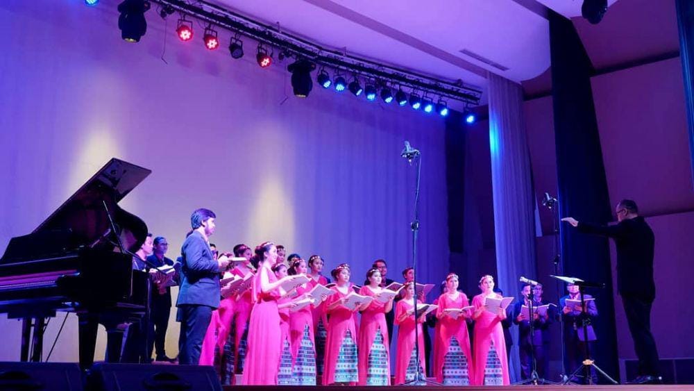 instagram.com/paragitachoir