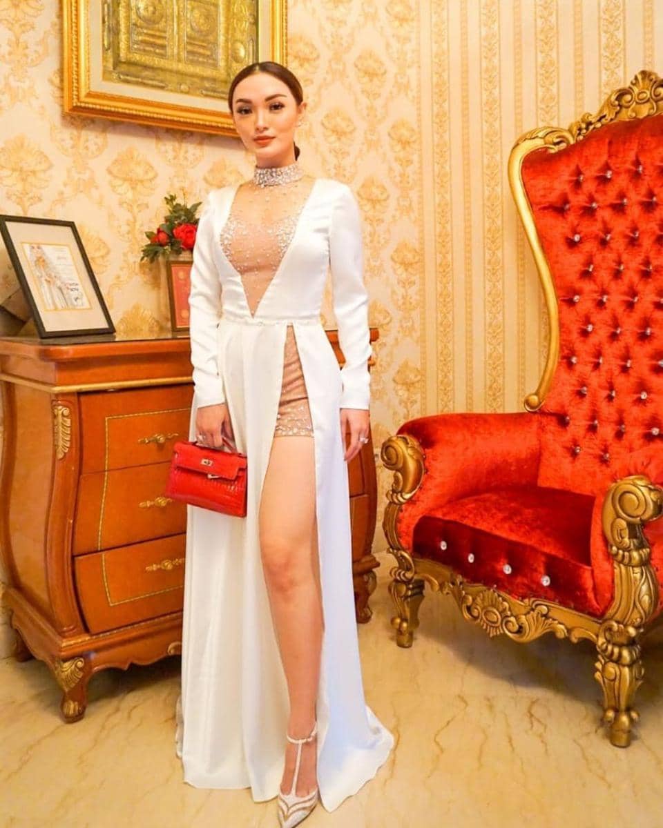 instagram.com/zaskia_gotix